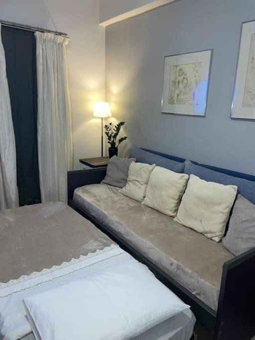 Studio In The Center, 2 Mins From The Beach Loutraki  Bagian luar foto